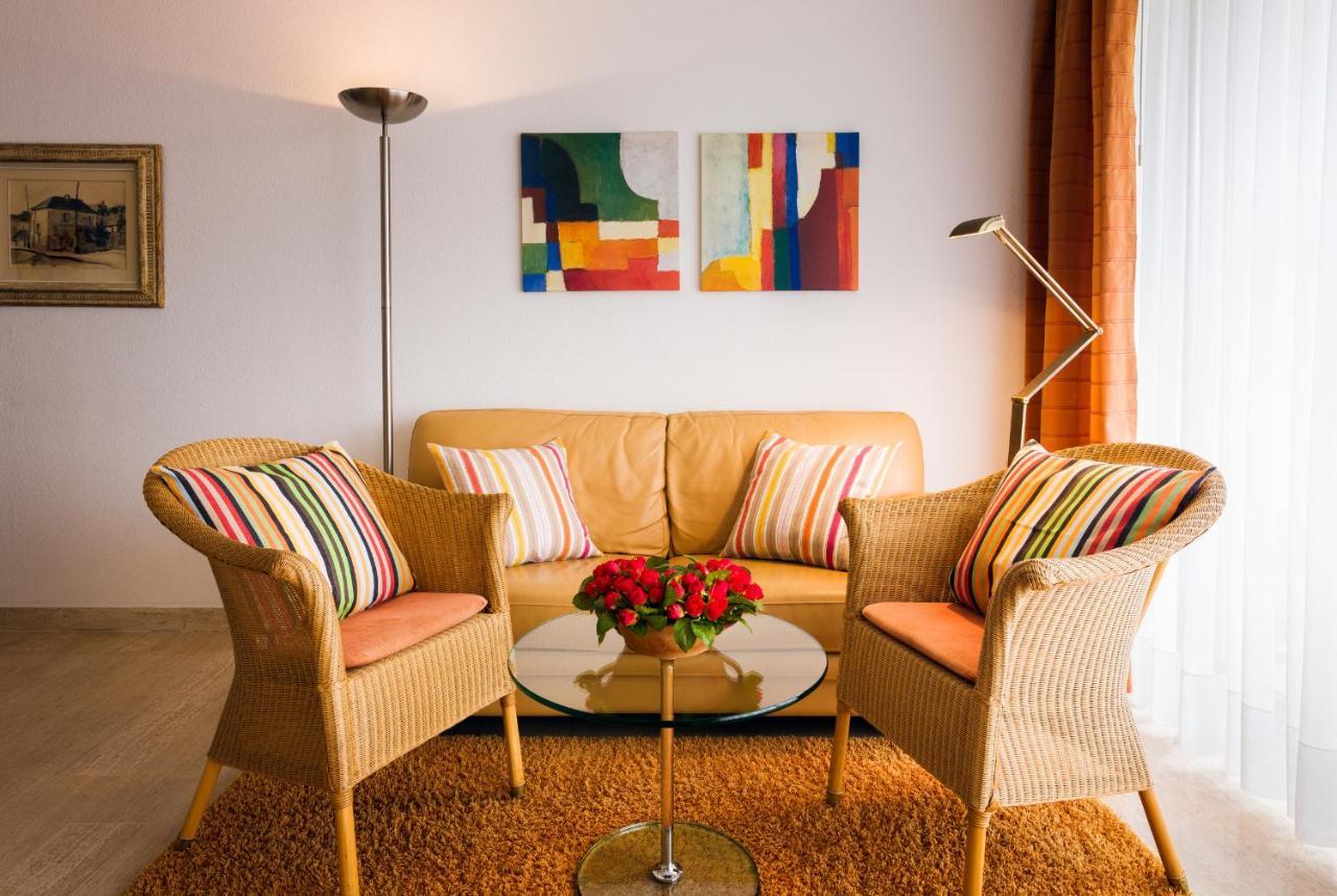 Ferienwohnung Les Oliviers Ueber Den Daechern Von Ruhig Sonnig Meerblick Pool Tiefgarage Parkplatz Appartamento Nizza