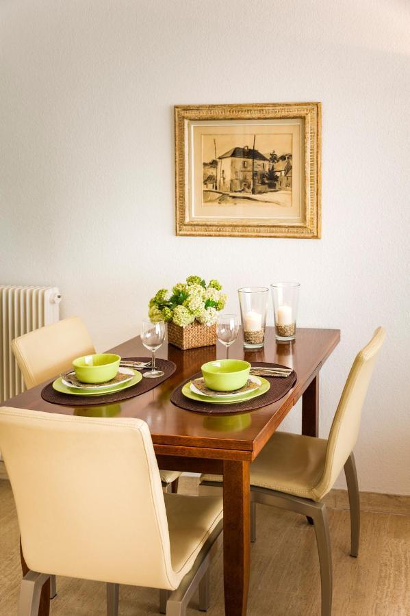 Ferienwohnung Les Oliviers Ueber Den Daechern Von Ruhig Sonnig Meerblick Pool Tiefgarage Parkplatz Appartamento Nizza